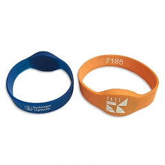 Watch-Like Silicone Wristband in Colorful with Embosses Logo