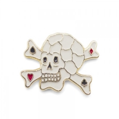 Play Card Symble with Skull Popular But Weired Lapel Pin Made in China